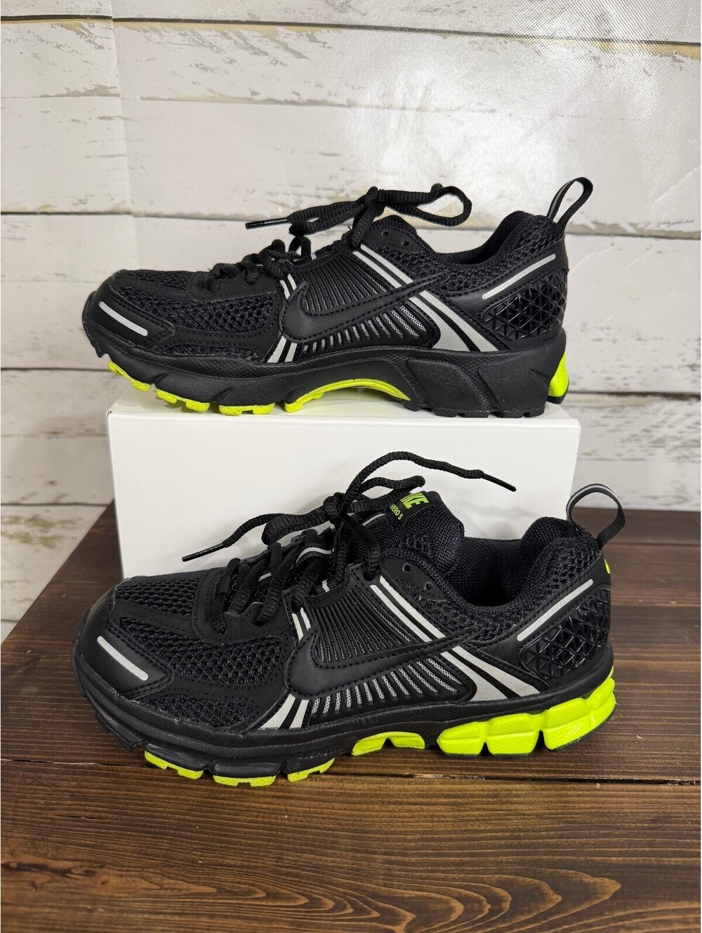 Nike Vomero 5 GS Black/Volt Kids Size 3.5Y